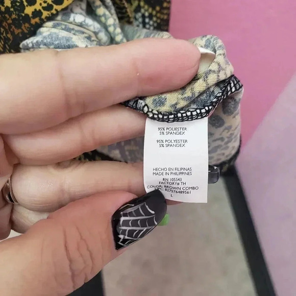 Daisy Fuentes Animal Print Flowy Top - Picture 5 of 5